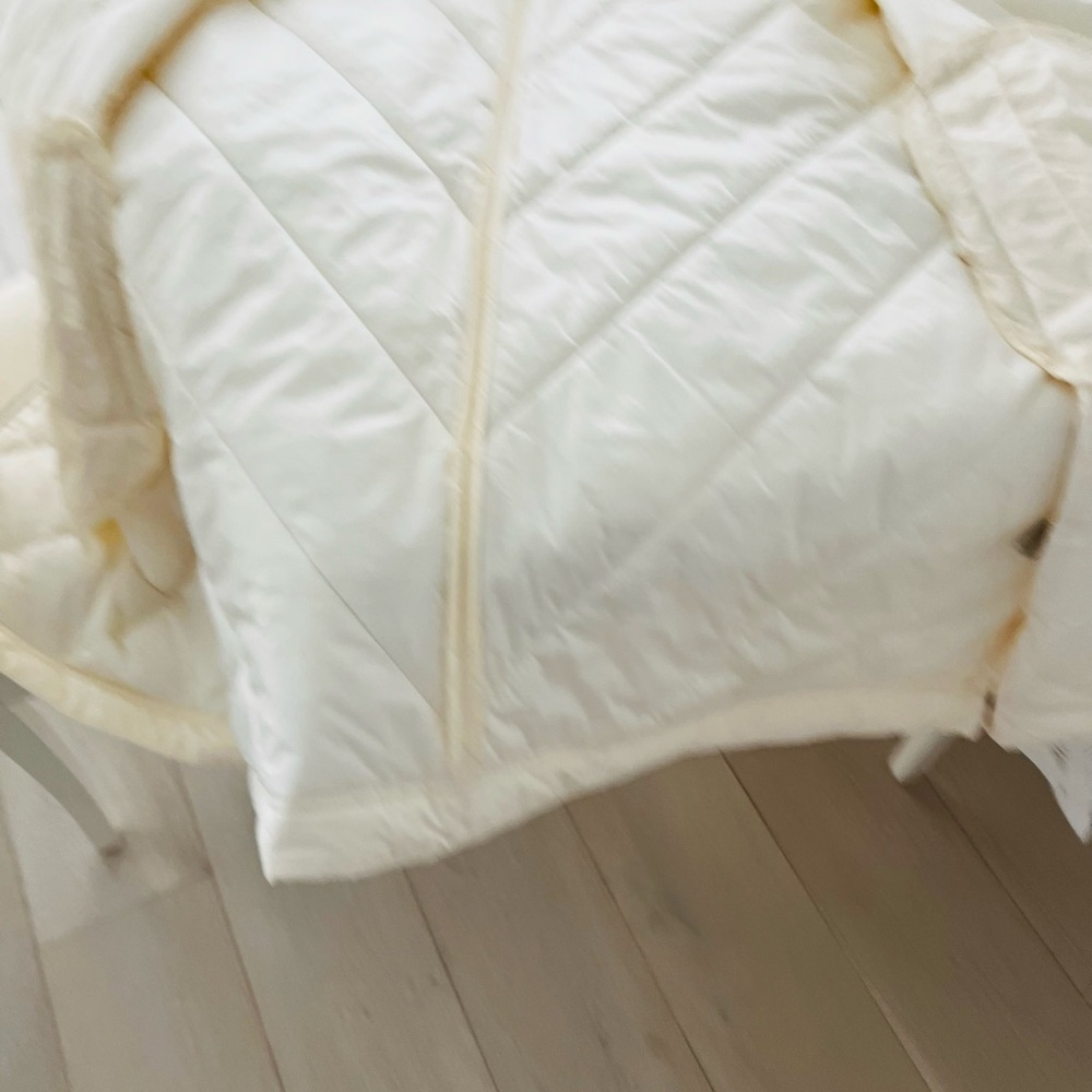 Banana Republic Zip-Up Cream/Beige Quilted Poncho S/M Bloggers Favorite - Picture 13 of 15